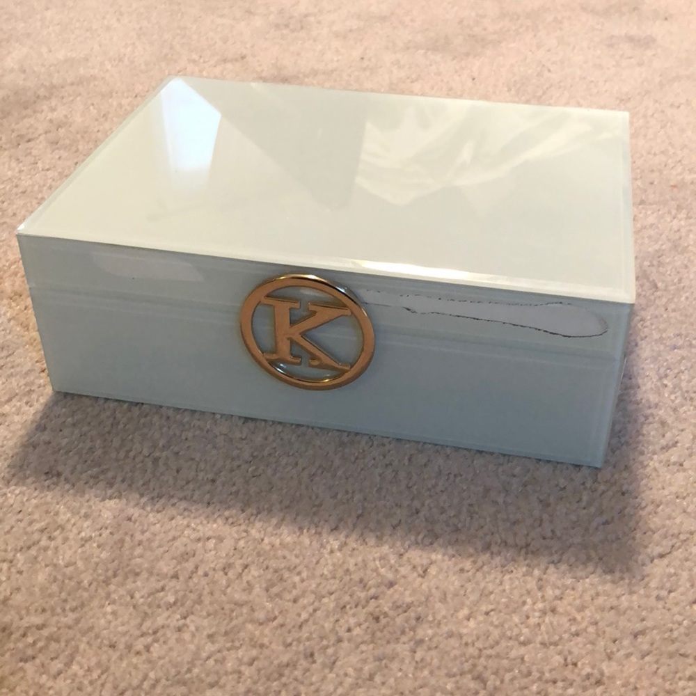Glass Jewelry box with gold K